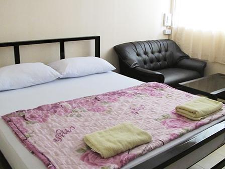בנגקוק Lee House Inn מראה חיצוני תמונה